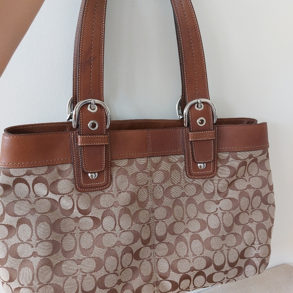 Lightly used coach bag - Picture 2 of 11